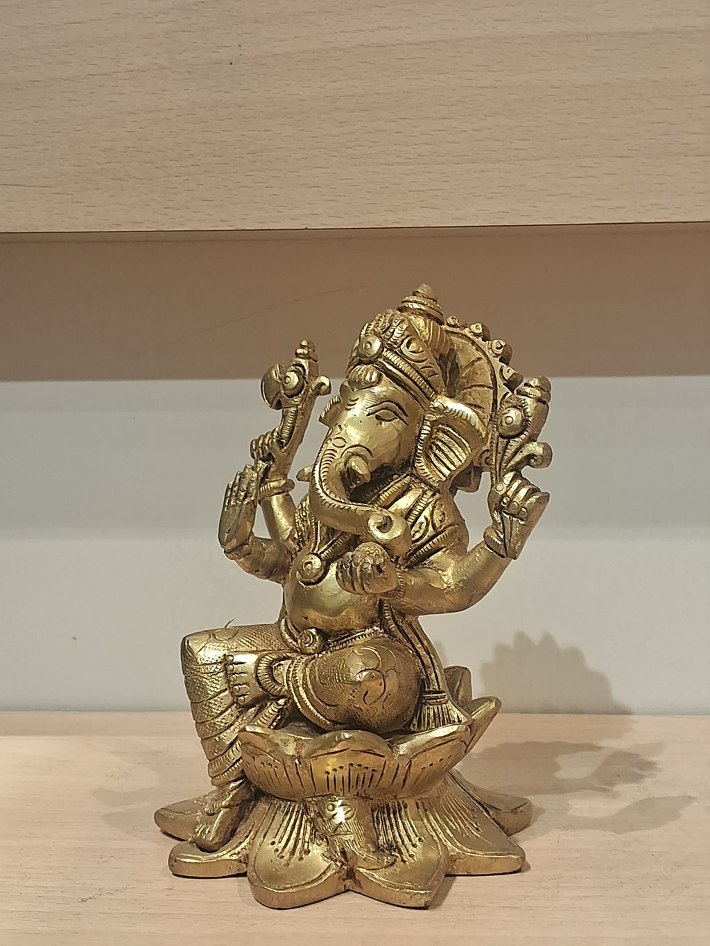 Brass Lotus Base Vinayagar / Ganesha-5.5"