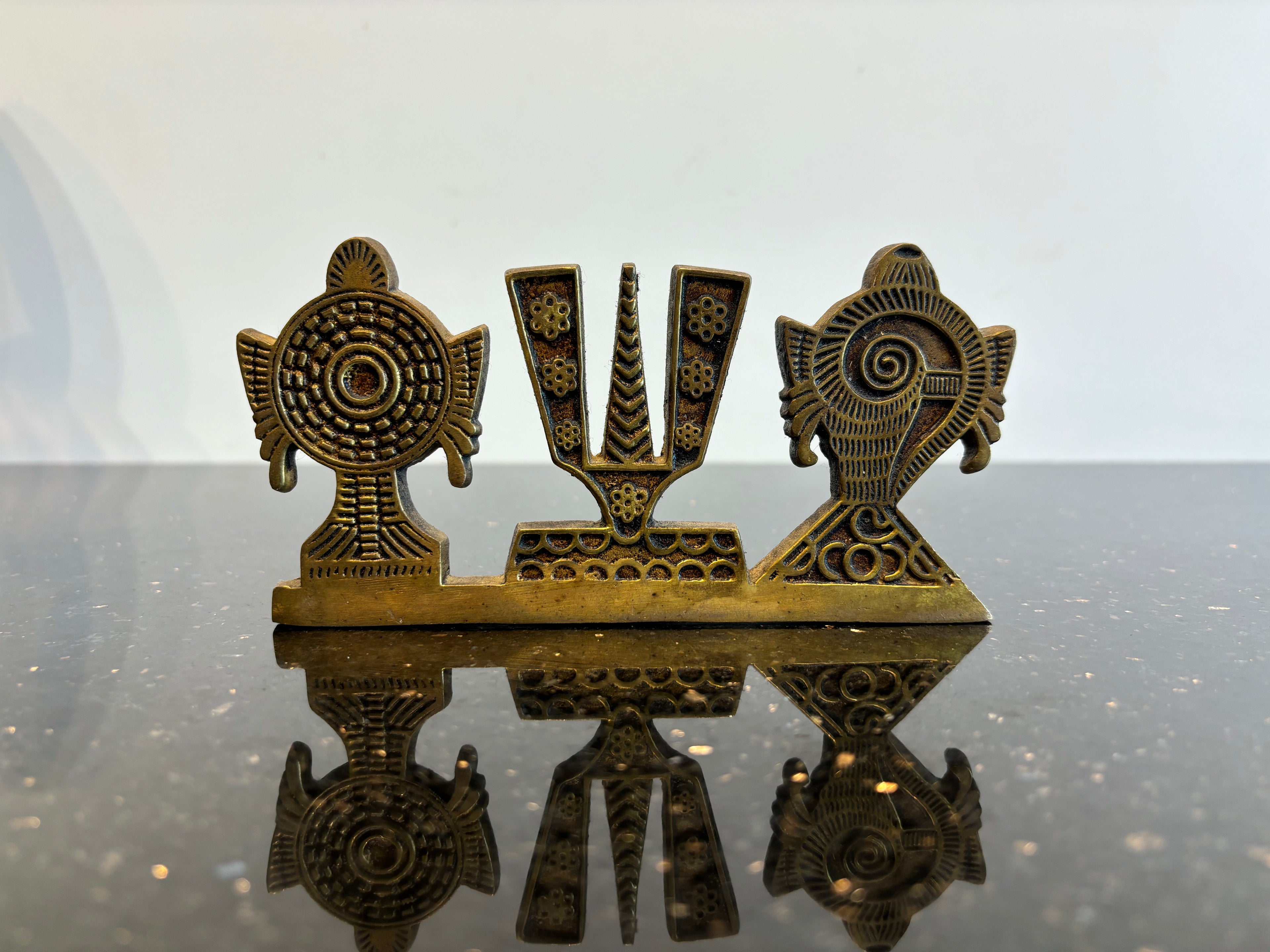 Sangu & Chakra standing