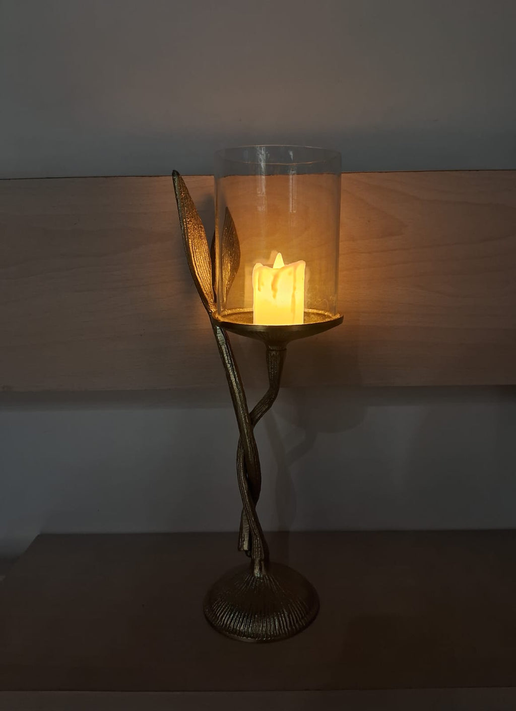 Aluminium Mirror with marble stand